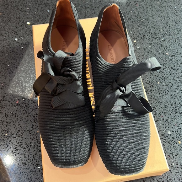 Great comfortable shoes never worn with box - Picture 3 of 4